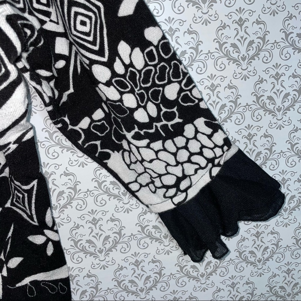 a la Carter blouse women’s size large black-white  top 3/4 sleeve ruffle - Picture 10 of 15